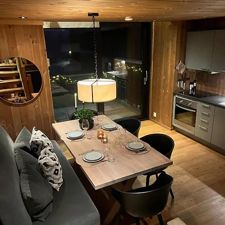 Charming And Modern Ski-in Ski-out *