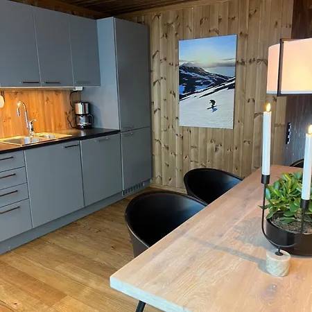 Charming And Modern Ski-in Ski-out בקתה