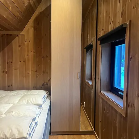 בקתה Charming And Modern Ski-in Ski-out *