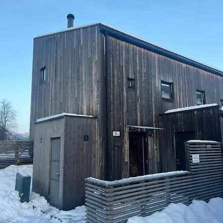 Charming And Modern Ski-in Ski-out בקתה