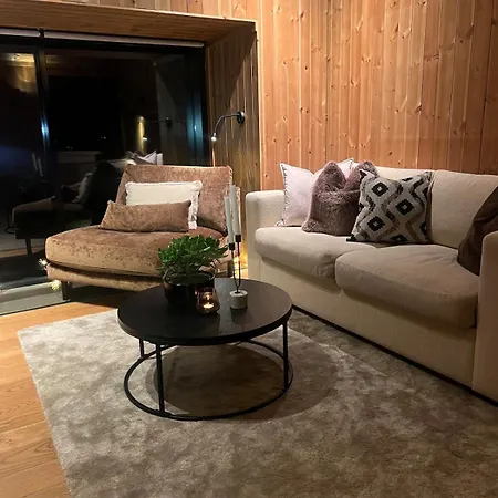 Charming And Modern Ski-in Ski-out Dağ evi Hemsedal